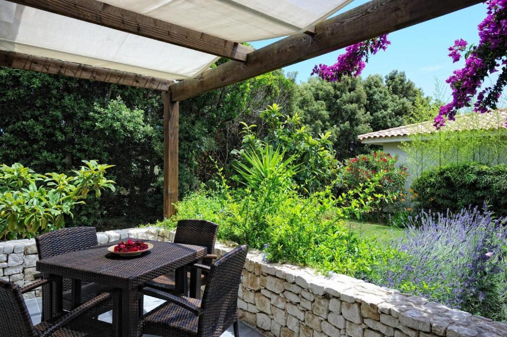 Poisson Rouge Hotell Bonifacio  Rum bild